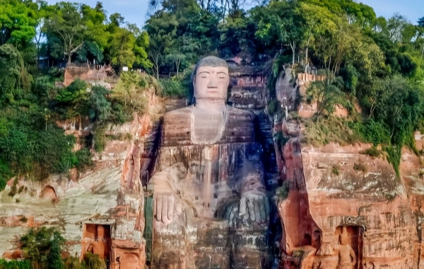 日 2: 成都-Leshan-Emeishan