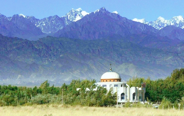 Day 4: Urumqi - Kashgar