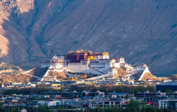 Day 1: Lhasa Arrival